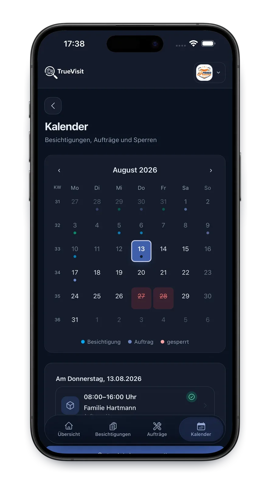 TrueVisit App im Dark Mode: Kalender mit Besichtigungen, Aufträgen und gesperrten Tagen